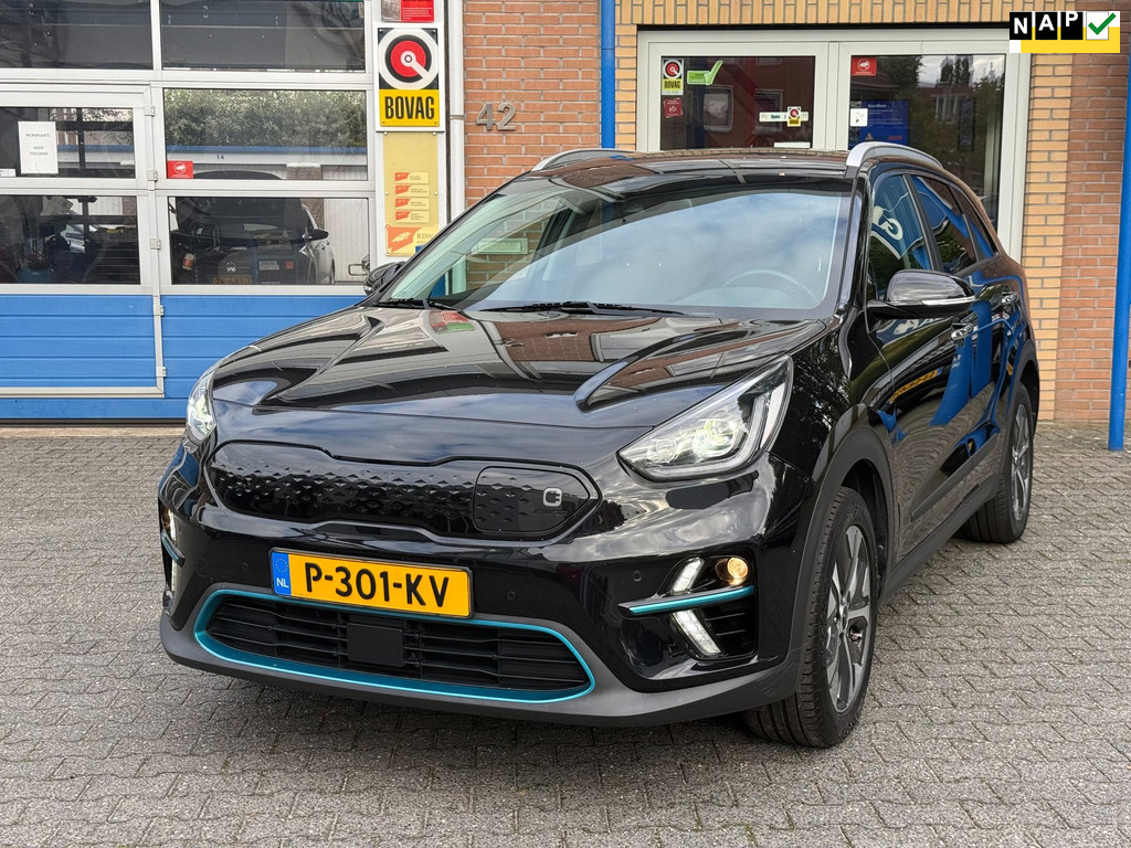 Kia E-Niro ExecutiveLine 64 kWh | SOH 100% | Stoelverw. V+A | parkeersens. V+A + Camera |